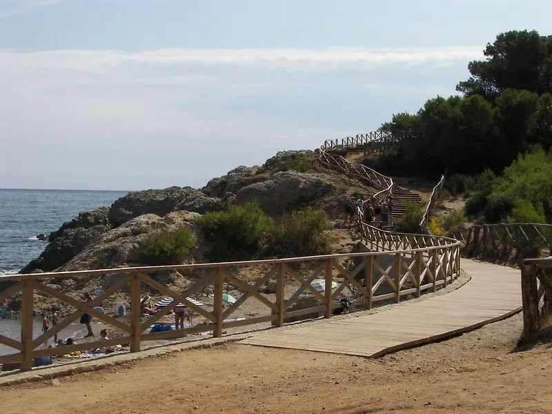 Albana Apartaments Turistics L' Escala 0*,